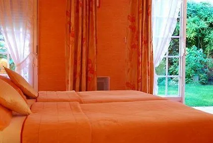*** Hotel Le Vert Galant - Auberge Etchegorry Paris France