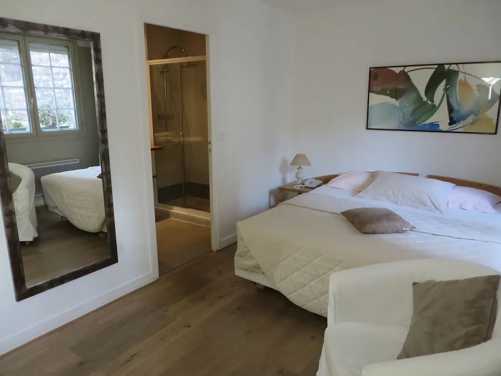 *** Hotel Le Vert Galant - Auberge Etchegorry Parigi Francia