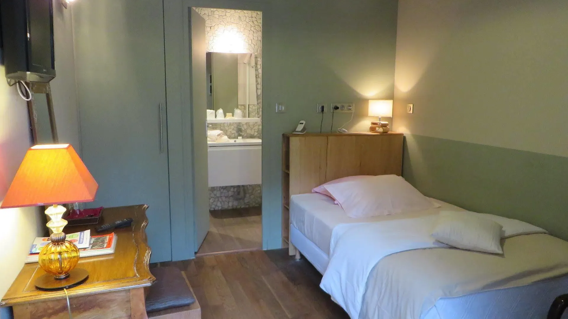 Le Vert Galant - Auberge Etchegorry Párizs