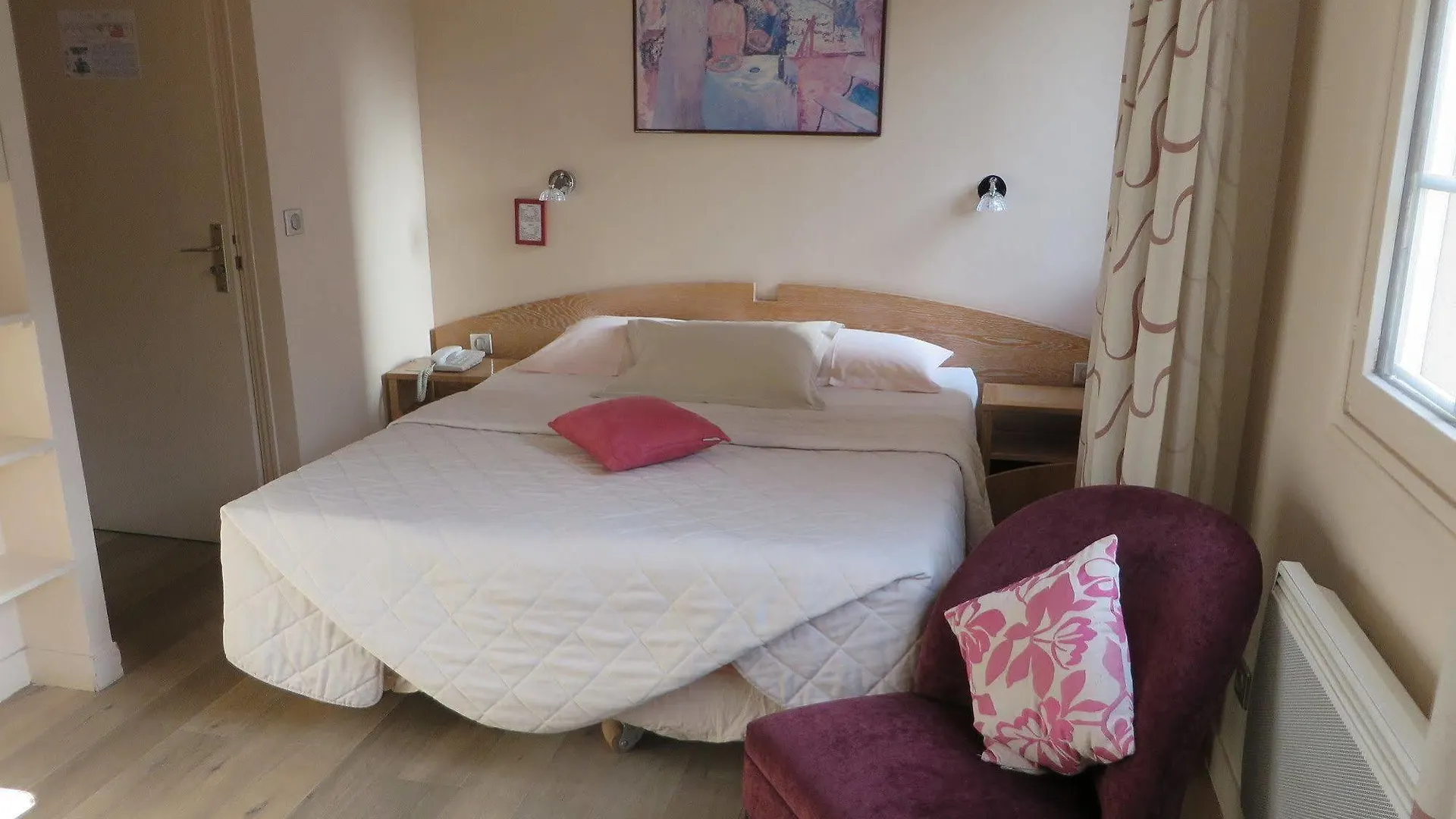 *** Szálloda Le Vert Galant - Auberge Etchegorry Párizs Franciaország